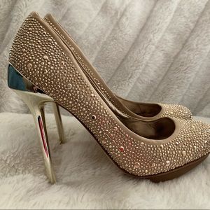 BCBGMAXAZRIA-Womens gold high heels